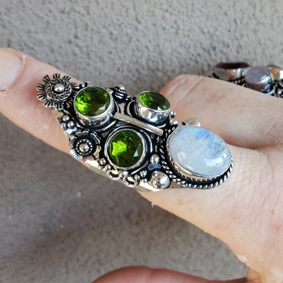 New Rainbow Moonstone & Peridot 925 Silver Statement Ring. - Picture 12 of 16